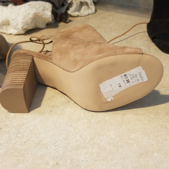 Shoes - Picture 2 of 4